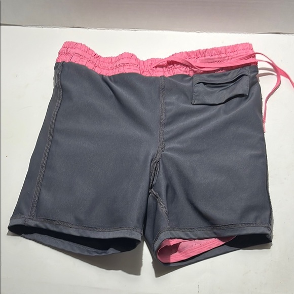 Umbro Pink and Gray Athletic Shorts Lightweight Running - Picture 4 of 8